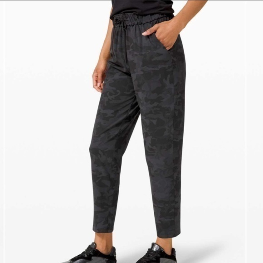 Lululemon Keep Moving Pant 7/8 High-Rise - Sz 4